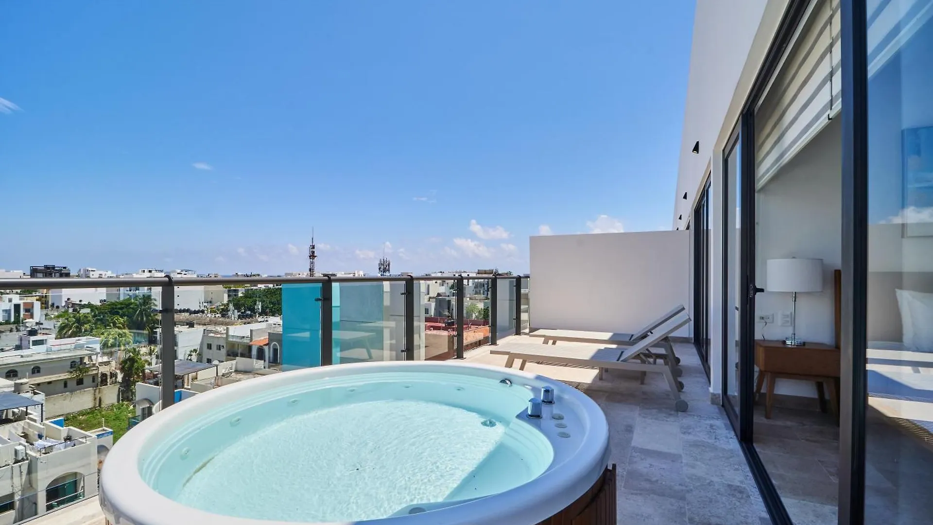 Luxury 2-Story Apt With Jacuzzi Playa del Carmen
